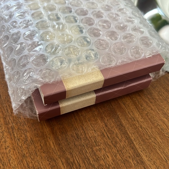 Benefit cosmetics 10 travel set new unused NWT new in wrap two are available - Picture 6 of 6